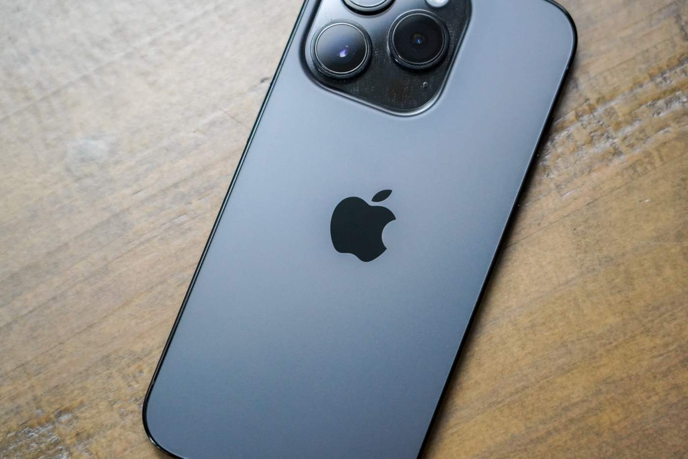 Feds Sue Apple for Basically Monopolizing Entire Smartphone Experience