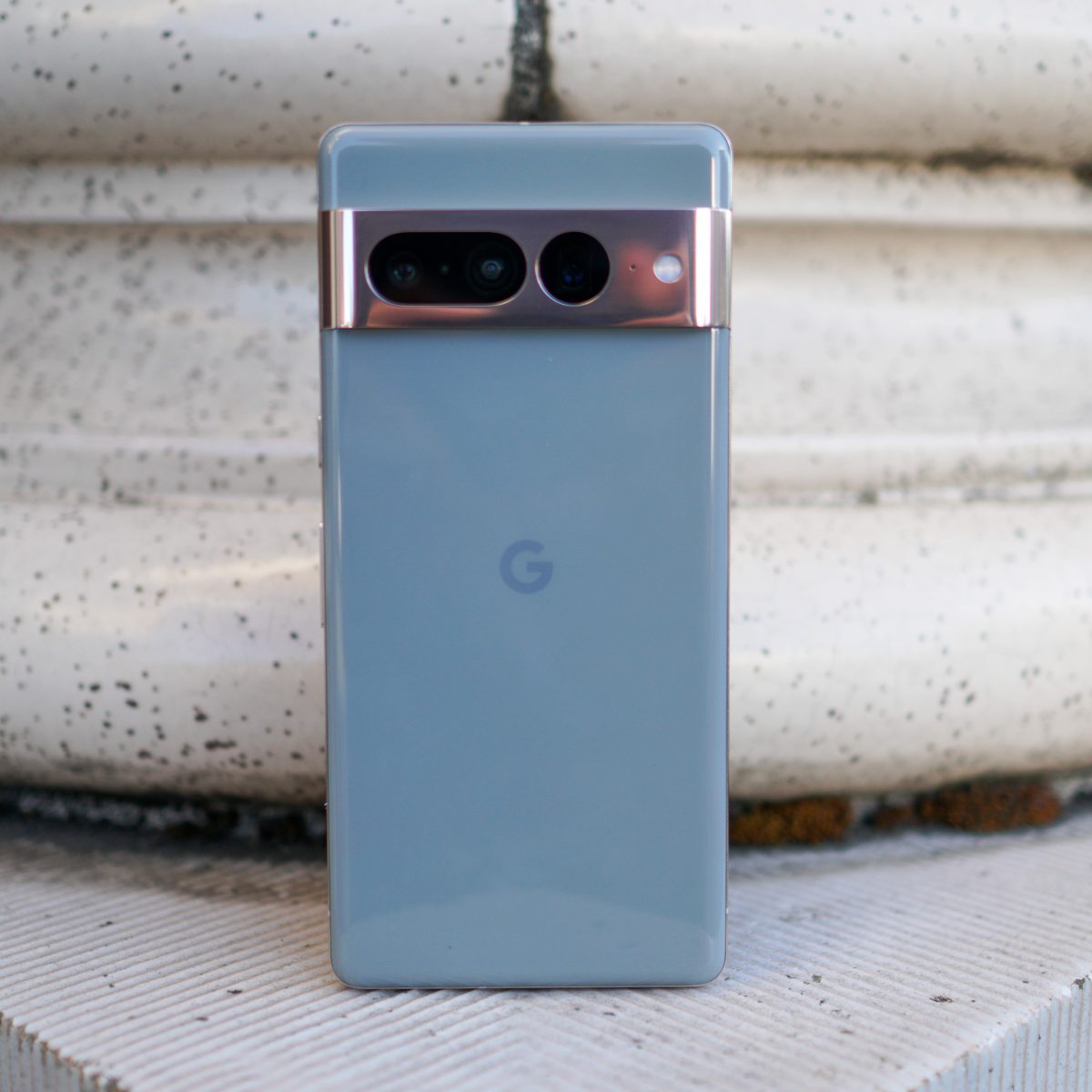 Clearance deals take $479 off Google's 256GB Pixel 7 Pro at new low of $520