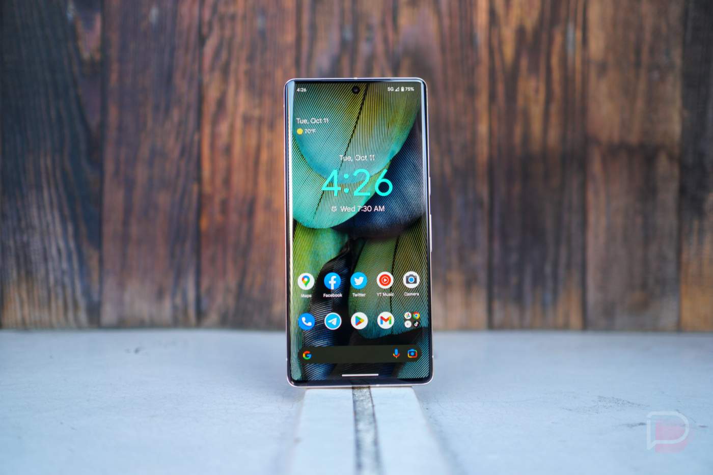 Best Buy Offering $100 Off Pixel 7 Pro Just Because, $250 Off If You Activate Today