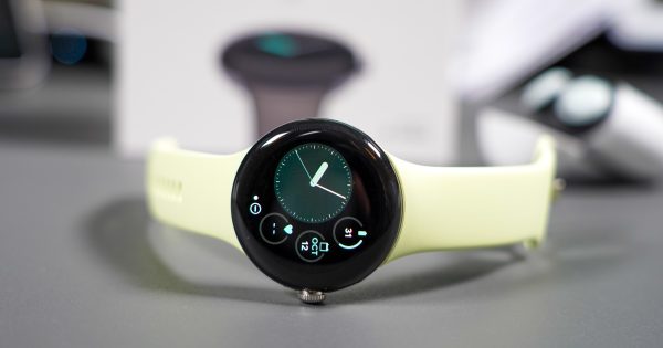 Pixel Watch Getting Fresh Update at a Weird Time - Vimarsana News