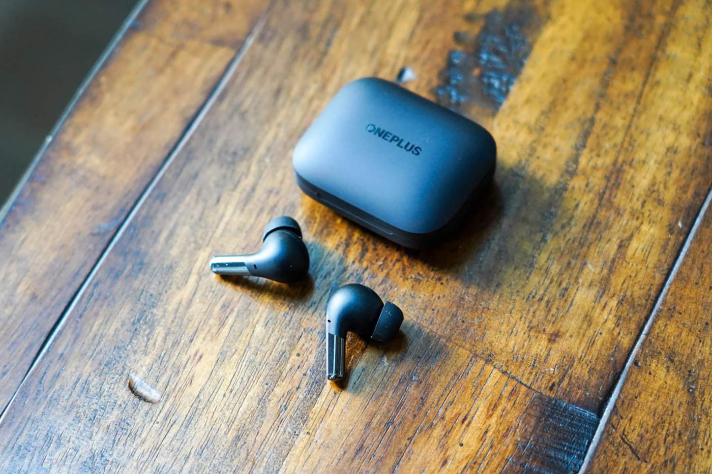 OnePlus Buds Pro Down to $60 for Black Friday, Seems Like a Steal