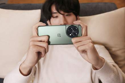 OnePlus Skips the Leaks, Shows Off the OnePlus 11