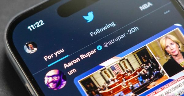 Twitter Makes Big UI Change With "For You" and "Following" Tabs - Vimarsana News