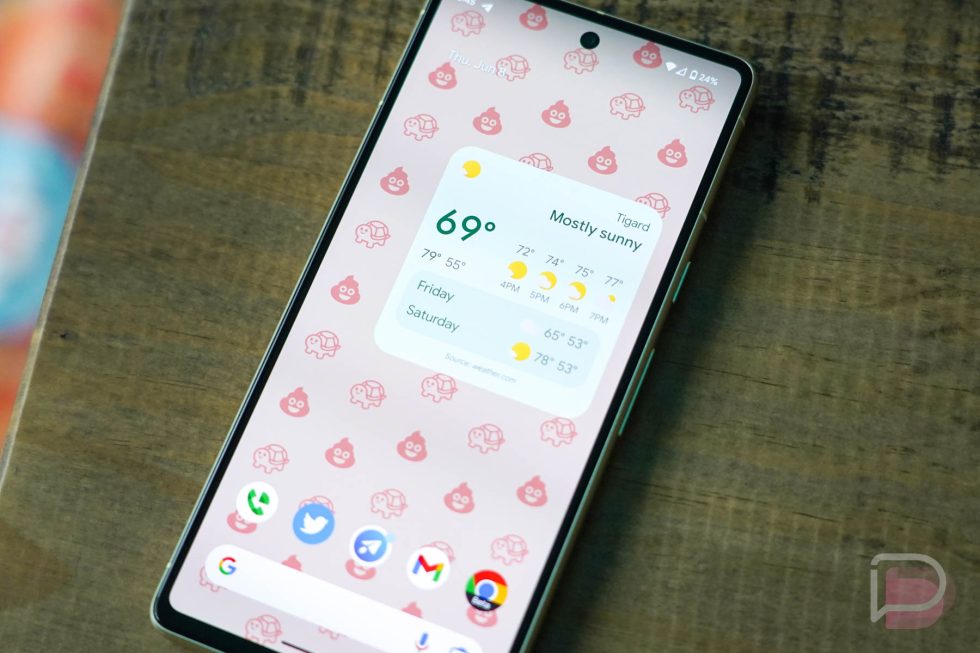 Pixel Emoji Wallpaper - Android 14
