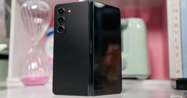 You Can Slap $1,345 Off the Galaxy Z Fold 5 - Vimarsana News