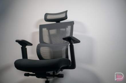 Giveaway: This FlexiSpot C7 Office Chair is Great and We’re Giving One Away