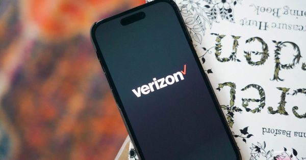 مشتریان Verizon ، ۱۰۰ دلار خود را از تسویه حساب کلاس ادعا کنید