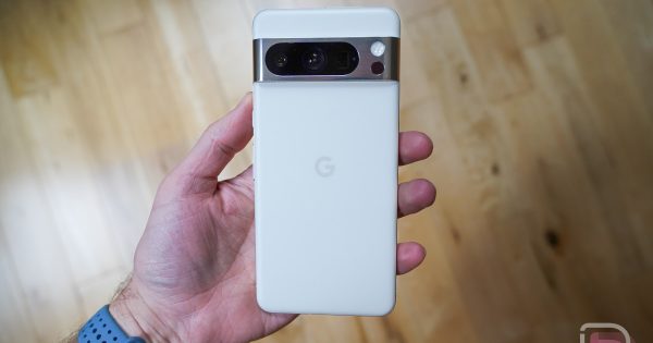Pixel 8 Pro گوگل همیشه ۲۰۰ دلار تخفیف دارد Pixel 8 Pro گوگل همیشه ۲۰۰ دلار تخفیف دارد