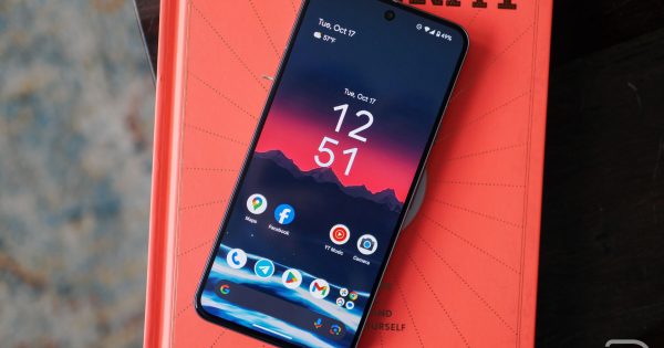 Pixel 8 برای مشکلات نمایشگر برنامه تعمیر طولانیتری دریافت میکند Pixel 8 برای مشکلات نمایشگر برنامه تعمیر طولانیتری دریافت میکند