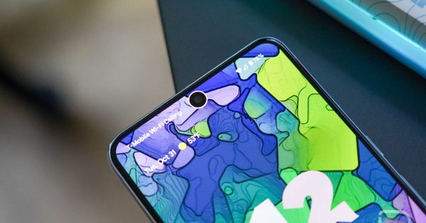 Face Unlock Pixel 8 Pro بهبود جزئی است که دوستش دارم Face Unlock Pixel 8 Pro بهبود جزئی است که دوستش دارم