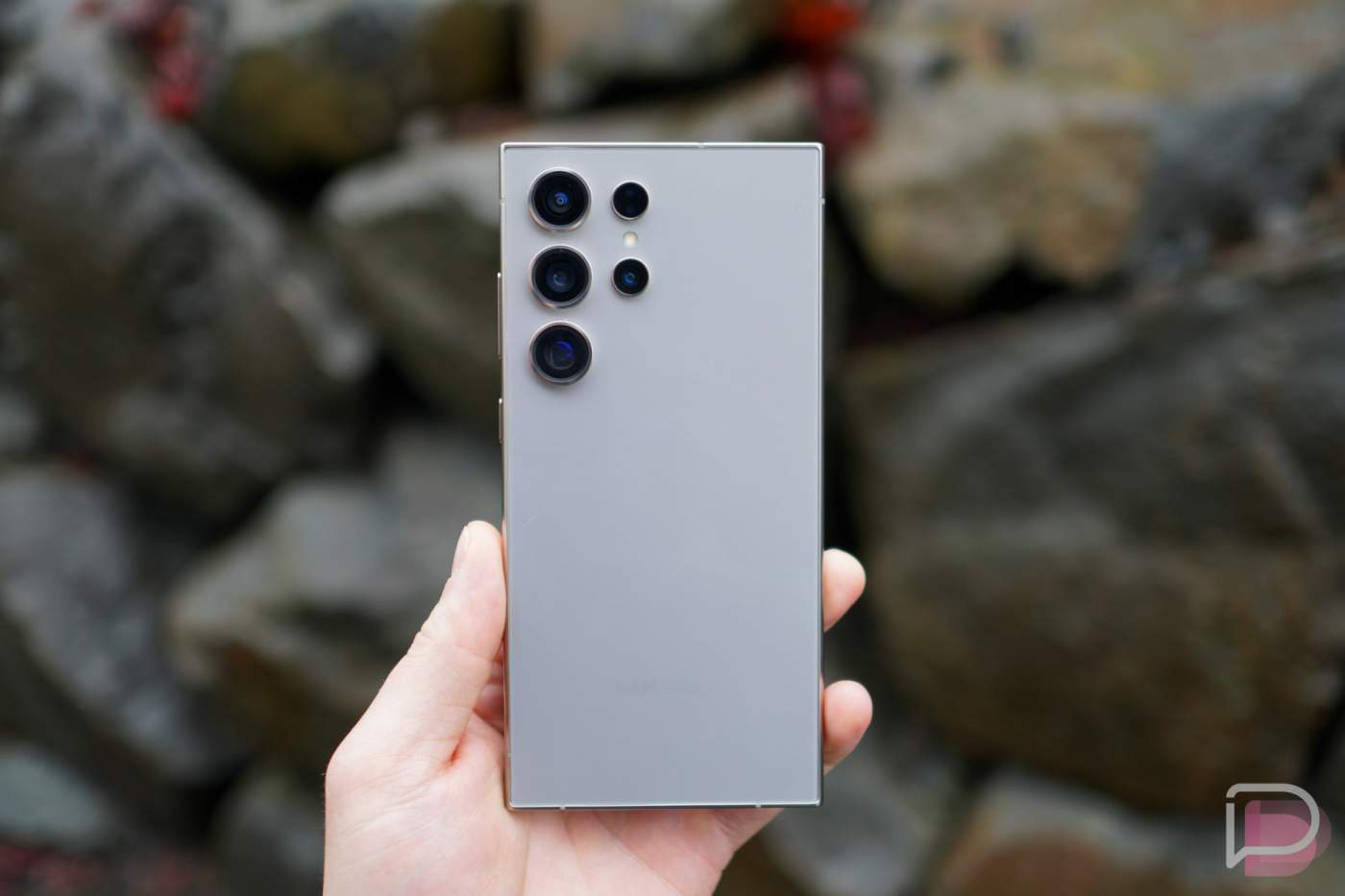 Galaxy S24 Enters Renewed Program, Like-New Phones for Lower Prices