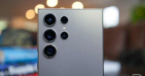 Galaxy S24 Ultra به یک بهروزرسانی دوربین دیگر نیاز دارد Galaxy S24 Ultra به یک بهروزرسانی دوربین دیگر نیاز دارد
