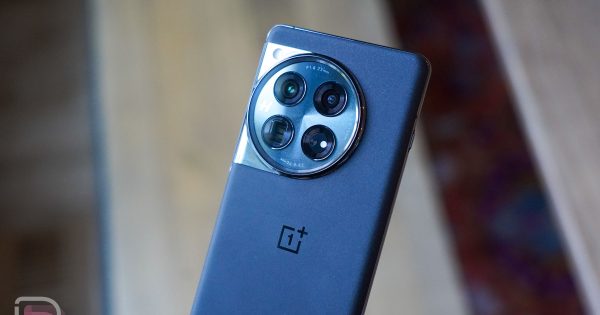 OnePlus 12 در ایالات متحده با قیمت ۷۹۹ دلار با ارتقاء فضای ذخیرهسازی رایگان عرضه میشود OnePlus 12 در ایالات متحده با قیمت ۷۹۹ دلار با ارتقاء فضای ذخیرهسازی رایگان عرضه میشود