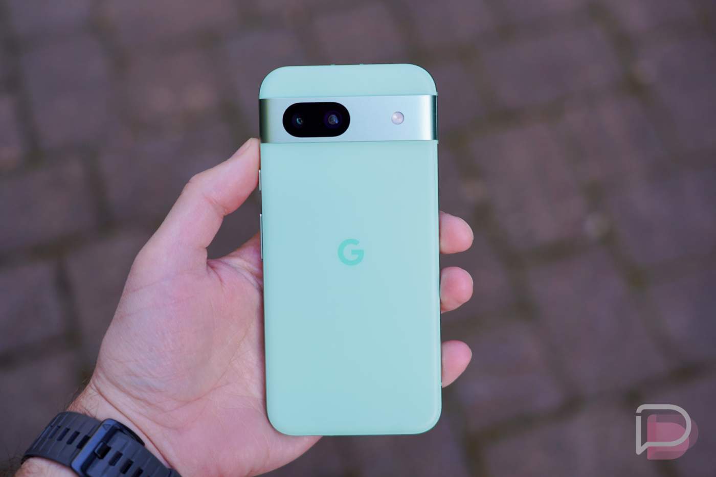 DEAL: Buy Pixel 8, Get Pixel 8a for $249 (50% Off)