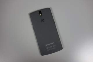 #TBT: 10 Years Ago This Week, We Unboxed OnePlus One in Sandstone