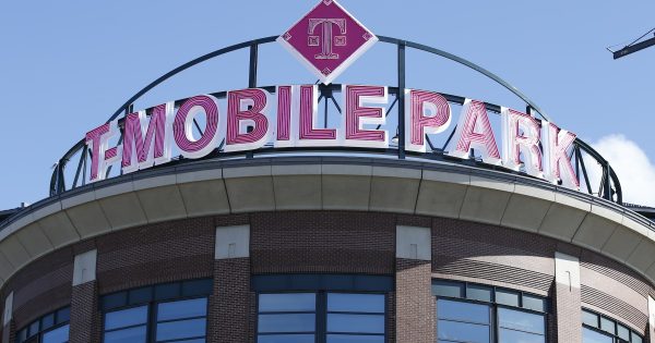 T-Mobile می خواهد به شما ۳۰ دلار در ماه اینترنت پشتیبان بفروشد T-Mobile می خواهد به شما ۳۰ دلار در ماه اینترنت پشتیبان بفروشد