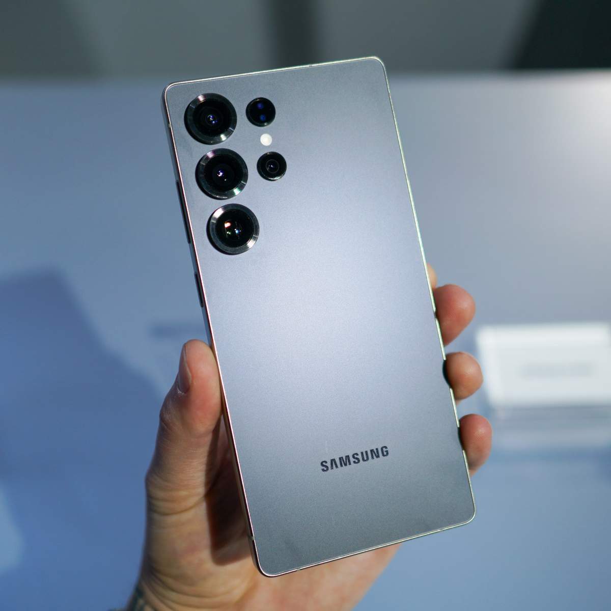 Samsung Smacks $870 Off Galaxy S25 Ultra