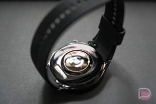 OnePlus Watch 3 Case Typo Says It is “Meda in China”