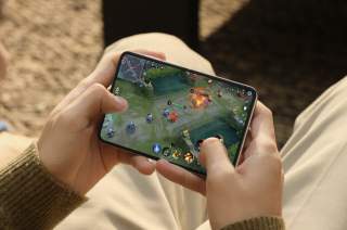 Google and Samsung, Please Copy Huawei’s New Flip Phone Design