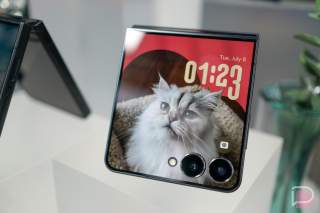 Samsung’s Galaxy Z Flip 7 is $600 Off With Trade, $150 Off Without