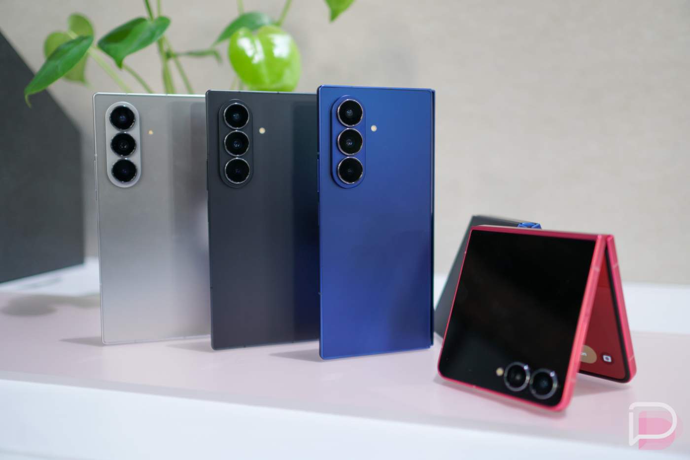 Latest Samsung Foldables Get March Security Patch