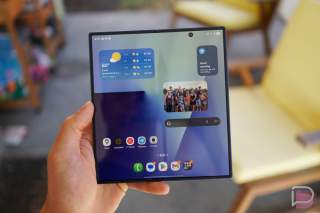 Samsung Shows Off First Crease-less OLED Panel, Hopefully Destined for Galaxy Z Fold 8