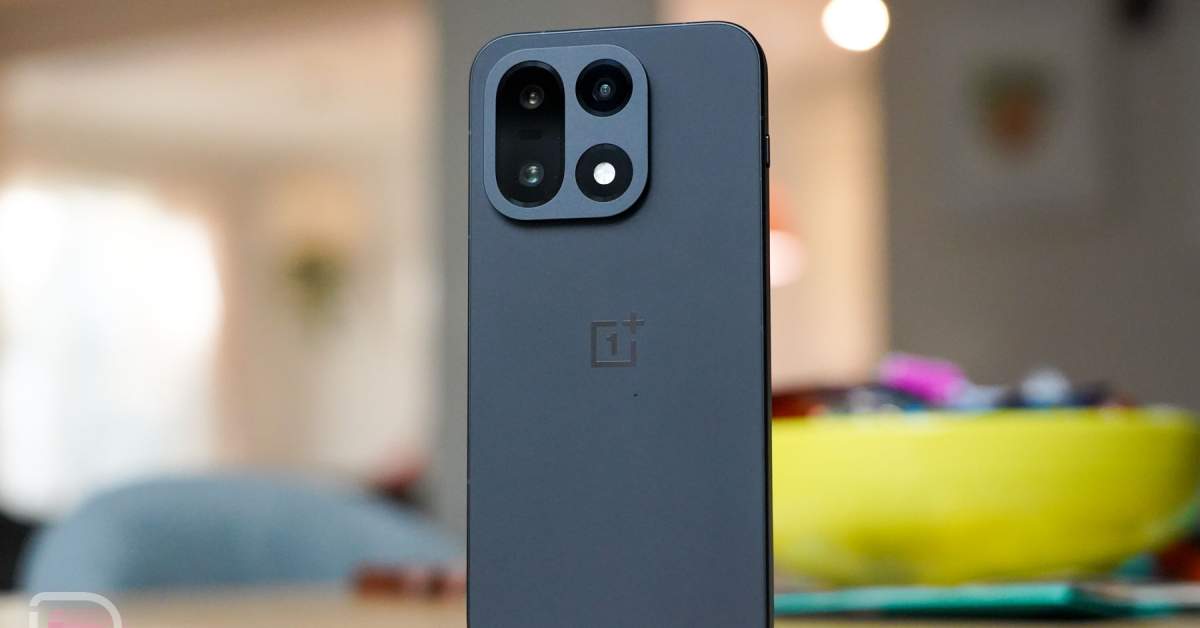 OnePlus 15 Review: Battery Life Warriors, Your Phone Awaits