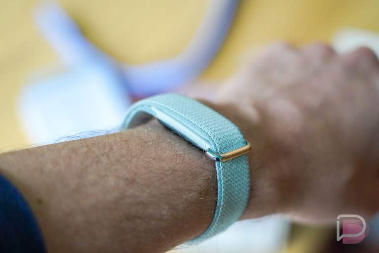 Google Fitbit Air bands