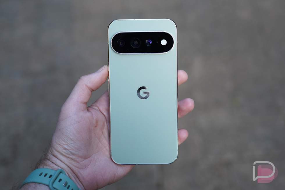 Pixel 11 Pro - Pixel 11 Pro XL - in hand size