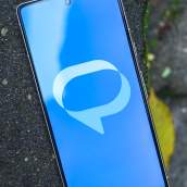 Google Messages Wants You to Talk to It
