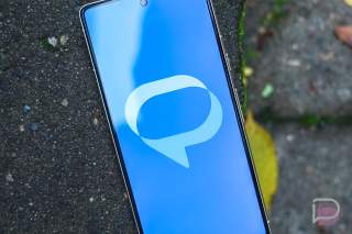 Google Messages Wants You to Talk to It