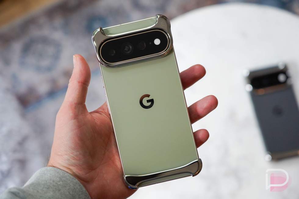 Arc Pulse Pixel 11 Pro XL - in-hand comparison