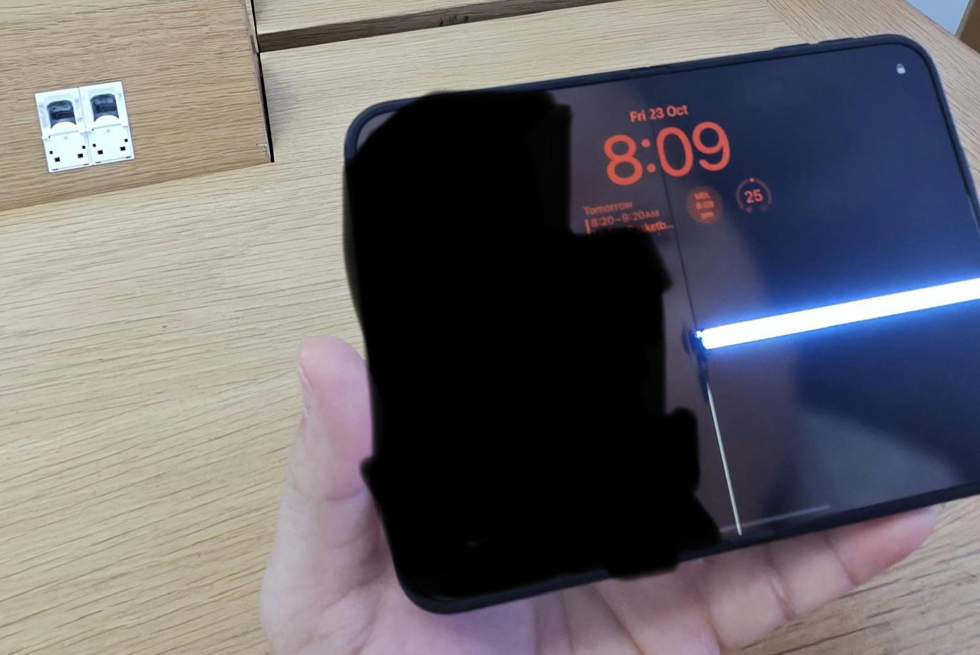 iPhone Duo Cracked